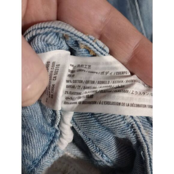 Hollister Jeans Ladies 25 Ultra High Rise Mom Vintage stretch distressed light w - Picture 7 of 8